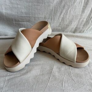 SOREL Viibe Crisscross Slide Sandals Leather Chalk Taupe Women's 10